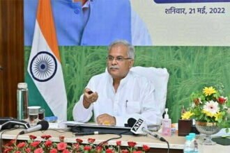 धमतरी में तीन न्याय योजनाओं के हितग्राहियों को राशि अंतरण के कार्यक्रम में चिटफंड कंपनी के निवेशकों को लौटायी गई 2.17 करोड़ रुपए की राशि