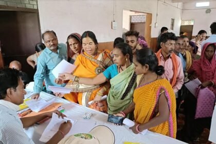 पट्टो से संबधित प्राप्त आवेदनों को तत्काल सक्षम अधिकारी को प्रेषित, आवास योजना के आवेदनों पर की जा रही कार्यवाही