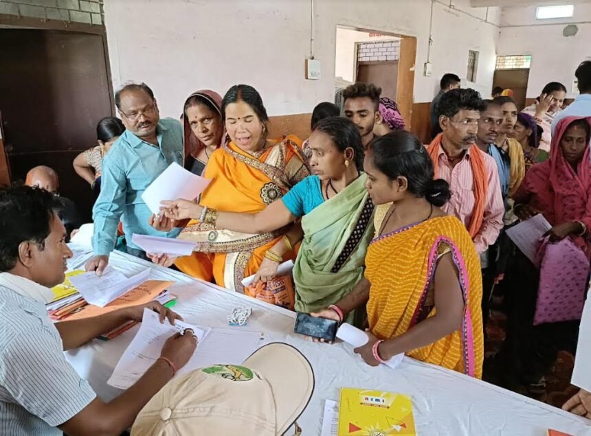 पट्टो से संबधित प्राप्त आवेदनों को तत्काल सक्षम अधिकारी को प्रेषित, आवास योजना के आवेदनों पर की जा रही कार्यवाही