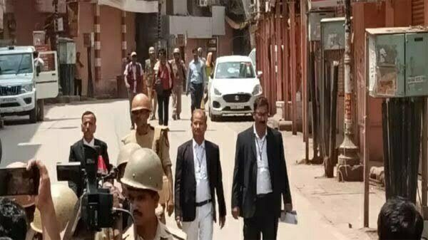 मस्जिद परसिर में शिवलिंग मिलने का दावा, कोर्ट ने उस जगह को सील कर संरक्षित करने का आदेश दिया