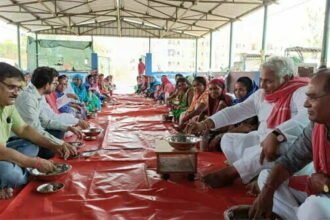 श्रमिकों के सम्मान के लिए एसएलआरएम सेंटर में हुआ बोरे बासी तिहार का आयोजन