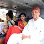 गृहमंत्री ताम्रध्वज साहू ने सुप्रसिद्ध गायिका आरु साहू को करवाई हेलीकॉप्टर में सैर