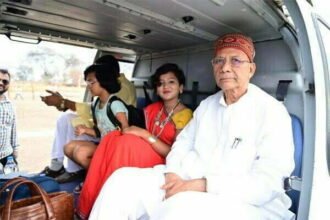 गृहमंत्री ताम्रध्वज साहू ने सुप्रसिद्ध गायिका आरु साहू को करवाई हेलीकॉप्टर में सैर