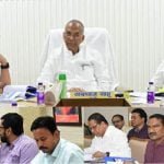 लोक निर्माण मंत्री की अध्यक्षता में राज्य स्तरीय परियोजना समिति की बैठक संपन्न