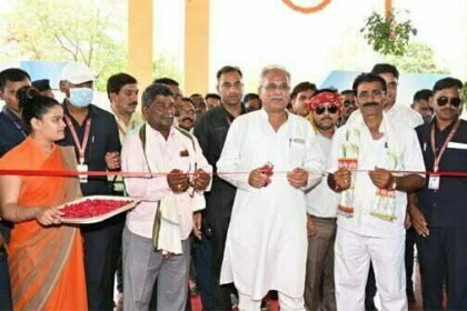 मुख्यमंत्री भूपेश बघेल ने किसानों के साथ राज्य स्तरीय विकास प्रदर्शनी का किया शुभारंभ