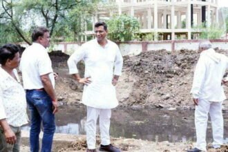 समय से पहले हो जाना चाहिए सभी नालियों सफाई - देवेंद्र यादव