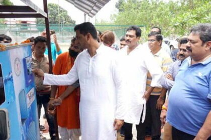 भिलाई निगम क्षेत्र में लगा पहला आधुनिक वाटर एटीएम… विधायक, महापौर एवं पीडब्ल्यूडी प्रभारी ने वार्डवासियों के साथ किया उदघाटन