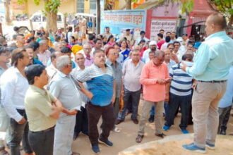 सामूहिक अवकाश को लेकर निगम कर्मचारियों ने किया प्रदर्शन… केन्द्र के समान महंगाई भत्ता देने व गृह भाड़ा बढ़ाने की मांग