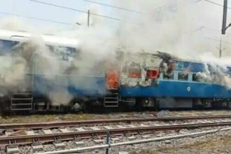 अग्निपथ स्कीम के खिलाफ देश के कई राज्यों में बवाल, ट्रेन में लगाई आग