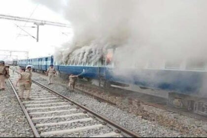 देश भर में बवाल: अग्निपथ की आंच में झुलस सकती है सरकार! किसान आंदोलन जैसी अग्निपरीक्षा लेगा अग्निपथ स्कीम का विरोध?
