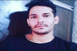 आतंकियों ने की एक और हिंदू की हत्या, बैंक अधिकारी को मारी गोली, देखे विडियो