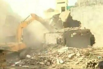 बुलडोजर की कार्रवाई कानून के अनुसार हो, सुप्रीम कोर्ट ने यूपी सरकार से तीन दिन में मांगा जवाब