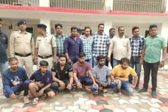 कैम्प-1 सांई नगर हत्याकांड के आरापियों का पुलिस ने निकाला जुलूस, कालिख पोतकर लगवाए नारे, देखे विडियो