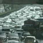 मानसून की बारिश में भीगने से पहले ही डूबने लगी दिल्ली, लोग परेशान