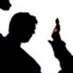 महिला के साथ पकड़े गए तीन पटवारी, पत्नी और ग्रामीणों ने जमकर लात-घूंसो से पीटा