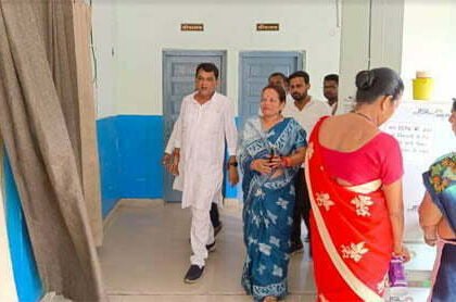 महापौर ने किया औचक निरीक्षण, नदारद कर्मचारियों को अंतिम चेतावनी, नहीं सुधरे तो मौका नहीं