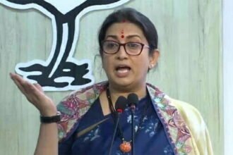 स्मृति ईरानी ने दागा सवाल, पूछा- कांग्रेस शासित राज्य क्यों नहीं घटा रहे पेट्रोल-डीजल के दाम