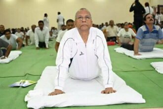 नियमित योग करने वाले व्यक्ति के जीवन में सकारात्मक ऊर्जा का संचार होता है- मंत्री ताम्रध्वज साहू