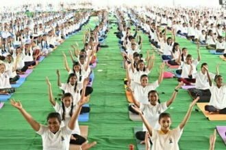 अन्तर्राष्ट्रीय योग दिवस पर सामूहिक योग का आयोजन, माता कौशल्या के धाम में लोगों ने सीखा योग और संयम का पाठ