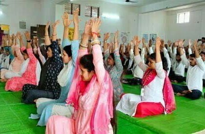 समापन समारोह: एम जे कॉलेज के फार्मेसी विभाग द्वारा अंतरराष्ट्रीय योग सप्ताह का आयोजन सम्पन्न