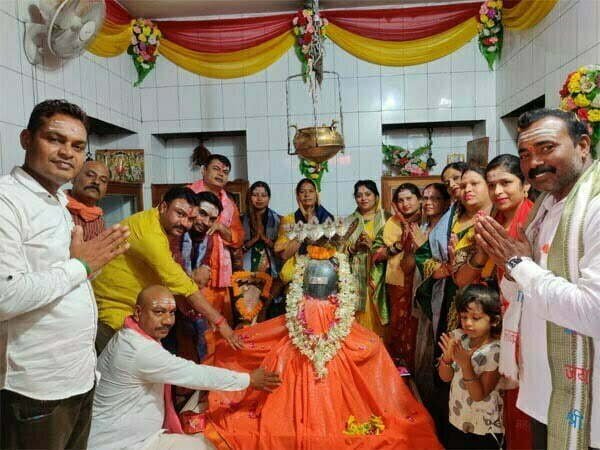 सावन के पहले सोमवार को भाजपा पार्षदों ने किया रूद्रामहाभिषेक, महाभंडारा में हजारों लोगों ने ग्रहण किया प्रसाद, साधु-संतों को कराया भोज