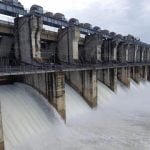 गंगरेल बांध लबालब होने की स्थिति में, 93 प्रतिशत जलभराव के चलते 14 गेट खोले गए