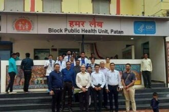 दिल्ली से आई विशेषज्ञों की टीम ने देखा 'हमर लैब' बेहतर सुविधा के लिए दी बधाइयां