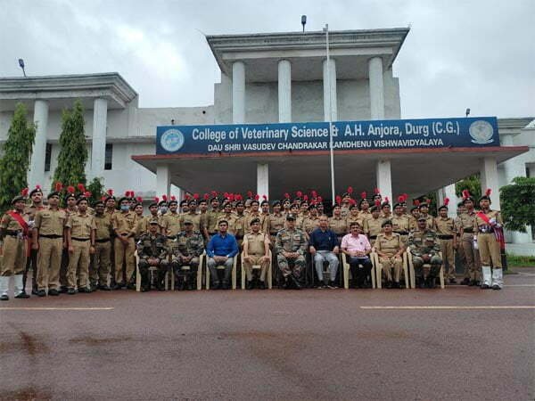 कामधेनु विश्वविद्यालय में एन.सी.सी. बेस्ट कैडेट अवार्ड समारोह