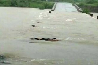 मानसून के दौरान बारिश, प्राकृतिक आपदाओं के कारण 26 लोगों की मौत, नदियां उफान पर