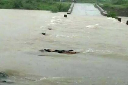 मानसून के दौरान बारिश, प्राकृतिक आपदाओं के कारण 26 लोगों की मौत, नदियां उफान पर