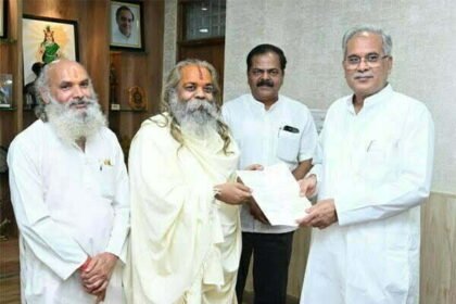 मुख्यमंत्री भूपेश बघेल से महंत रामसुंदर दास ने की सौजन्य मुलाकात, प्रसिद्ध माता कौशल्या की नगरी ग्राम चंदखुरी को माता कौशल्या धाम चंदखुरी करने मांग