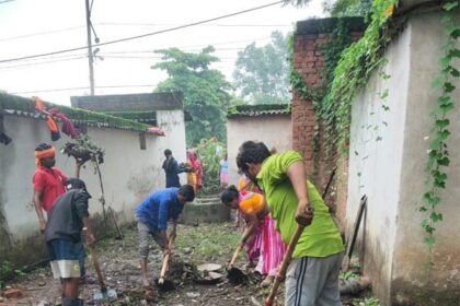 विधायक के निर्देश पर युद्धस्तर पर हो रही खुर्सीपार क्षेत्र के बैकलाइन की सफाई