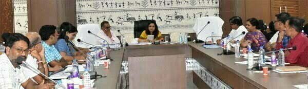 एकलव्य आदर्श आवासीय विद्यालयों की समीक्षा, विशेष रूप से कमजोर बच्चों की शिक्षा पर जोर-शम्मी आबिदी