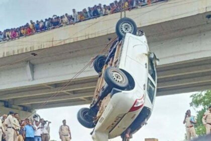 Big Breking_: तीन दिन पहले शिवनाथ नदी में डूबी कार मिली, सड़ी-गली हालत में मिला एक शव