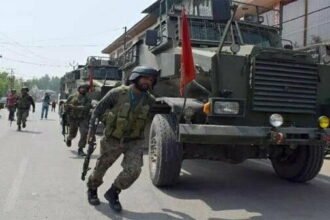 पुलवामा में पुलिस-सीआरपीएफ की नाका टीम पर आतंकियों ने किया हमला, एएसआई शहीद