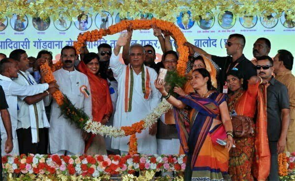 देश को स्वाधीन कराने तथा राष्ट्र व समाज के नव निर्माण में आदिवासियों की भूमिका अत्यंत महत्वपूर्ण-भूपेश बघेल