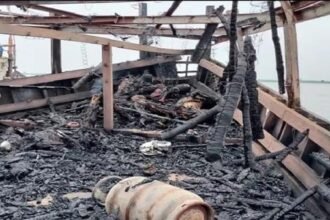 हादसा: नाव पर खाना बनाते समय सिलेंडर फटा, पांच मजदूरों की मौत