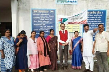 पहुना बनकर पहुंचे मनुकूल ने बच्चों को किया रिचार्ज और कहा गोल पर करें फोकस