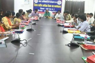 बच्चों में मोबाइल की लत छुड़ाने होगा विशेष अभियान, मनोवैज्ञानिक और मास्टर ट्रेनर मिलकर स्कूलों में करेंगे अभियान