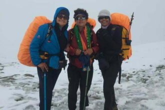 हिमालय की चोटियों पर 13वीं बार तिरंगा फहरा कर लौटी एवरेस्ट विजेता भिलाई की सविता