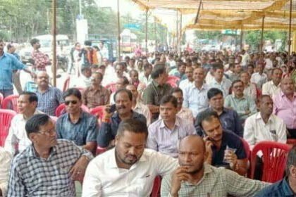 कलेक्टोरेट से लेकर कोर्ट तक हुए लामबंद, स्कूलों में भी ताला, निगम में भी काम ठप