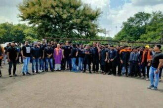 बिग ब्रेकिंग: आखिर क्यों सड़क पर उतरना पड़ा शहर के ट्रांसपोटर्स को , देखिए इस वीडियो में