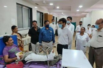 जिला अस्पताल पहुंचे कलेक्टर, दो ओपीडी अतिरिक्त आरंभ करने के दिए निर्देश