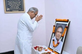 मुख्यमंत्री ने शहीद महेंद्र कर्मा की जयंती पर उन्हें किया नमन