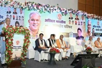 महापौर नगर निगमों को आर्थिक रूप से स्वावलंबी बनाने का प्रयास करें: मुख्यमंत्री भूपेश बघेल