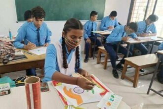 'हमर तिरंगा' थीम पर मूकबधिर स्कूल के विद्यार्थियों ने बनाई आकर्षक पेंटिंग