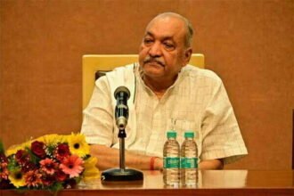 सरकार की योजनाओं का संचालन जमीनी स्तर पर प्रभावी तरीके से हो : मंत्री चौबे