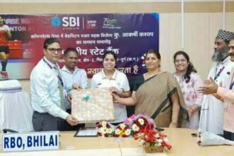 कॉमनवेल्थ गेम्स 2022 में रजत पदक विजेता कु. आकर्षी कश्यप का एसबीआई भिलाई ने किया सम्मान