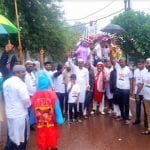 मूसलाधार बारिश में भी कम नही हुआ ताजियादारों का हौसला, अलाव पर भी चले अकीदतमंद