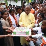 गृहमंत्री ताम्रध्वज साहू को जन्मदिन पर बधाई देने उमड़े लोग, सीएम, विस स्पीकर के अलावा कांग्रेस के दिग्गज नेताओं ने दी बधाई